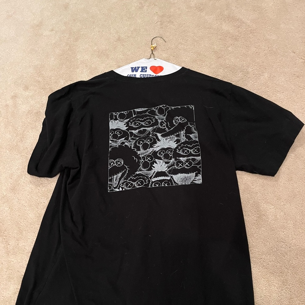 Uniqlo x kaws t shirt